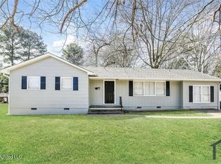 103 Chatham Cir, Jackson, MS 39206
