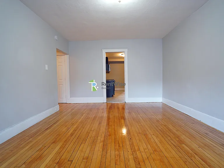 90 Cypress — Photo 19