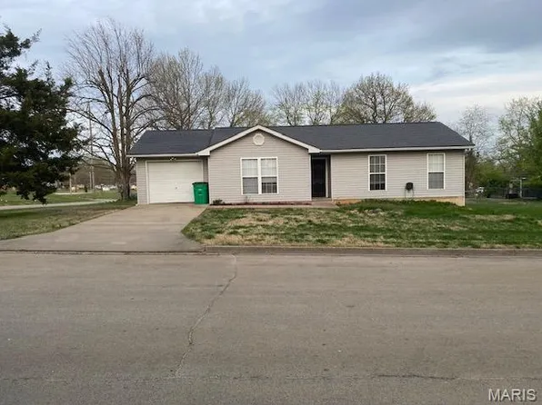 1416 Michigan St, Farmington, MO 63640
