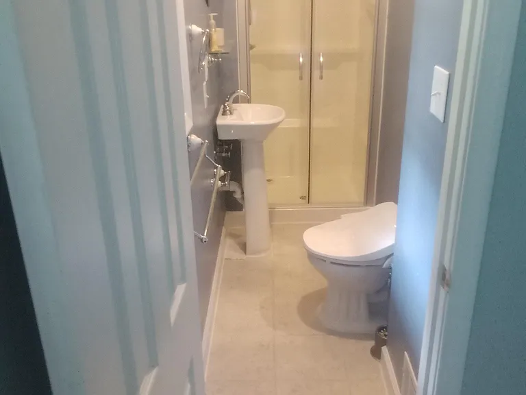 Master bedroom bathroom
