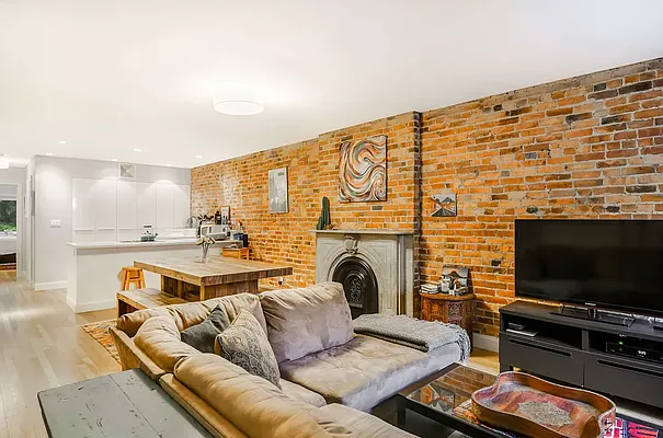 Rented by Compass | media 10