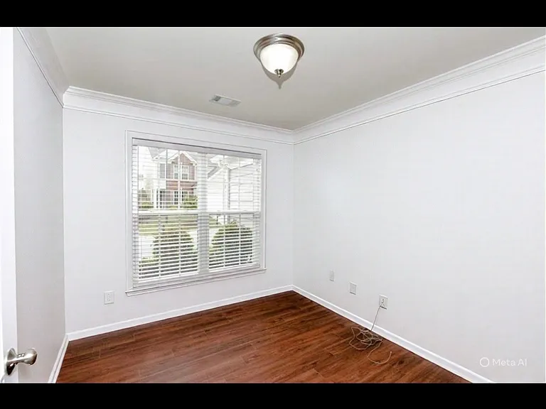 257 Balaban Cir — Photo 14
