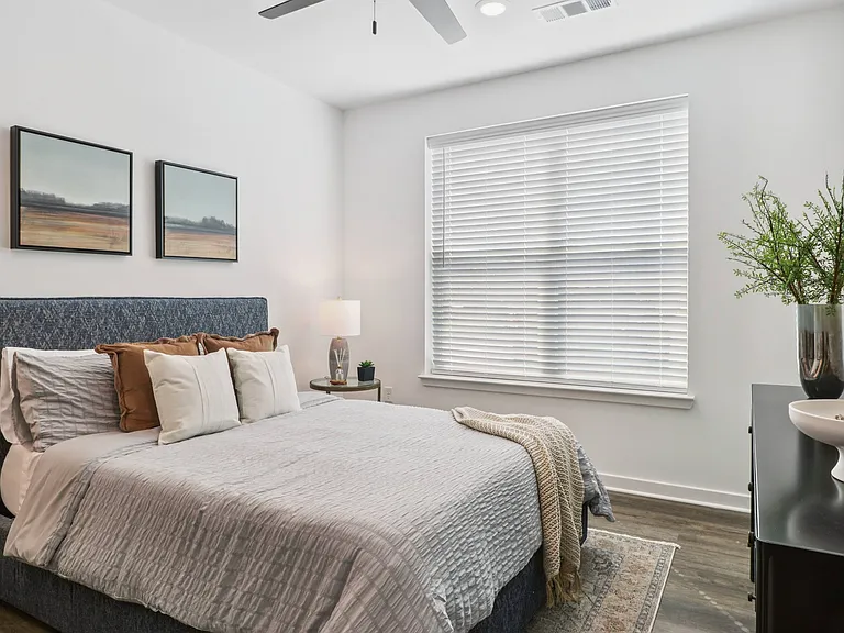 The Liliana Apartment Homes — Photo 43