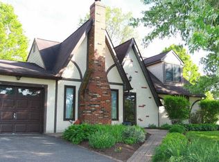 98 Carl Sandburg Dr, Hamilton, NJ 08690