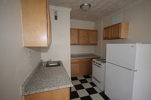 Biltmore Apartments — Photo 25