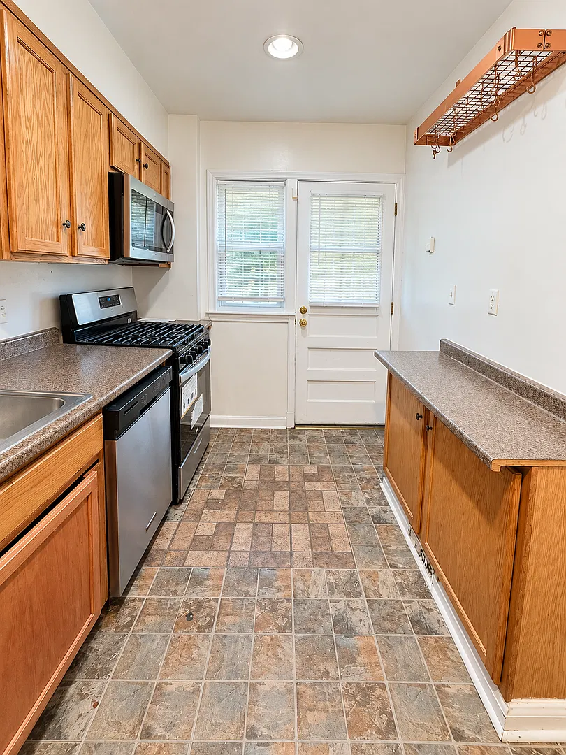 1536 Sherwood Avenue | Classic Charm, Modern Kitchen & Fenced Backyard — Photo 3