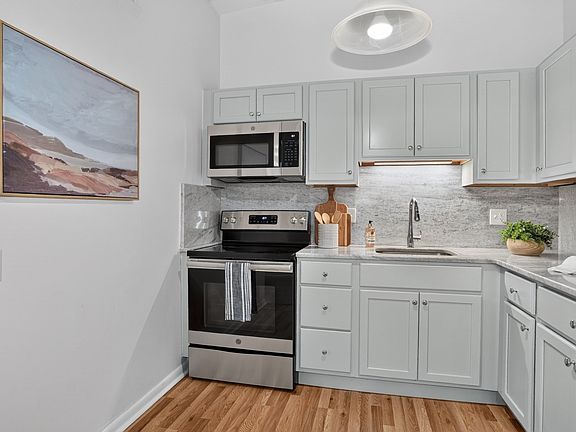 4th image of 74 Beach St Unit 5-12