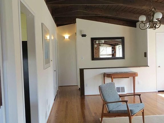 3rd image of 7706 Holmes Run Dr