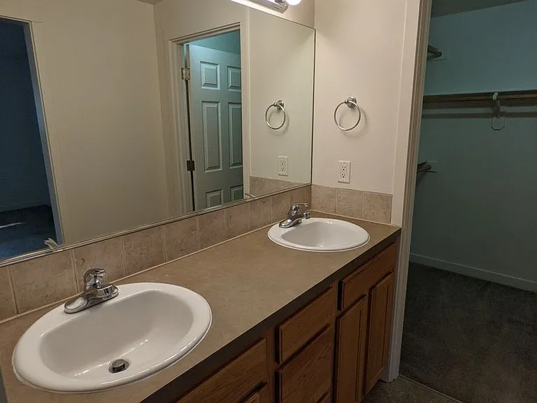 Halsey East Townhomes — Photo 179
