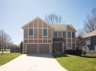 14232 S Brougham Dr, Olathe, KS 66062