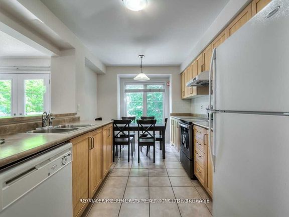 5th image of 58 Howe Ave