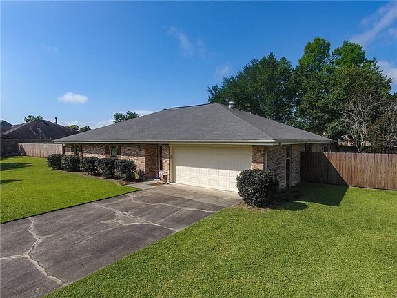 4th image of 137 Robichaux Dr