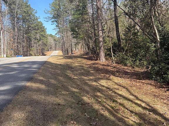 3rd image of Lakeview Ridge Cir