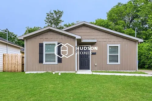 4525 Metropolitan Ave Photo 1