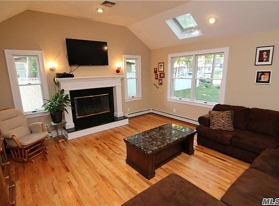 5th image of 166 N Huron St