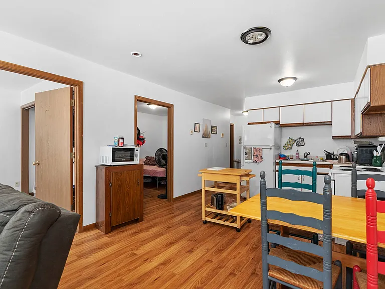 110 N Commercial Street — Photo 20
