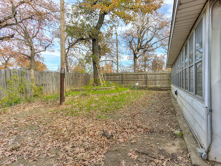 7109 NW 6th St — Photo 36