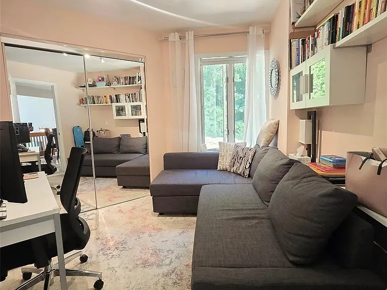 100 Chateau Ln #39 — Photo 11