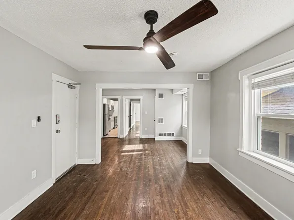 Charlotte Street, 2805-2807 Charlotte St #D584cfbf9, Kansas City, MO 64109