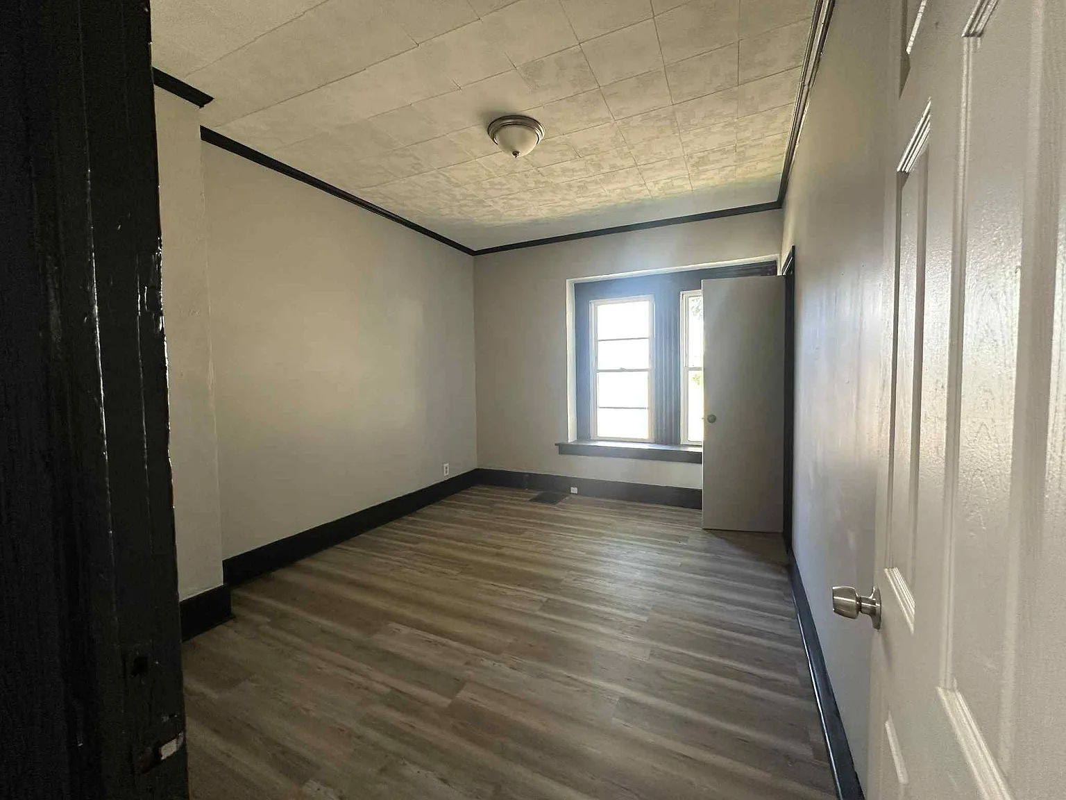 3 bed, 1.5 bath, 1336 sqft, $1,500 — Photo 3