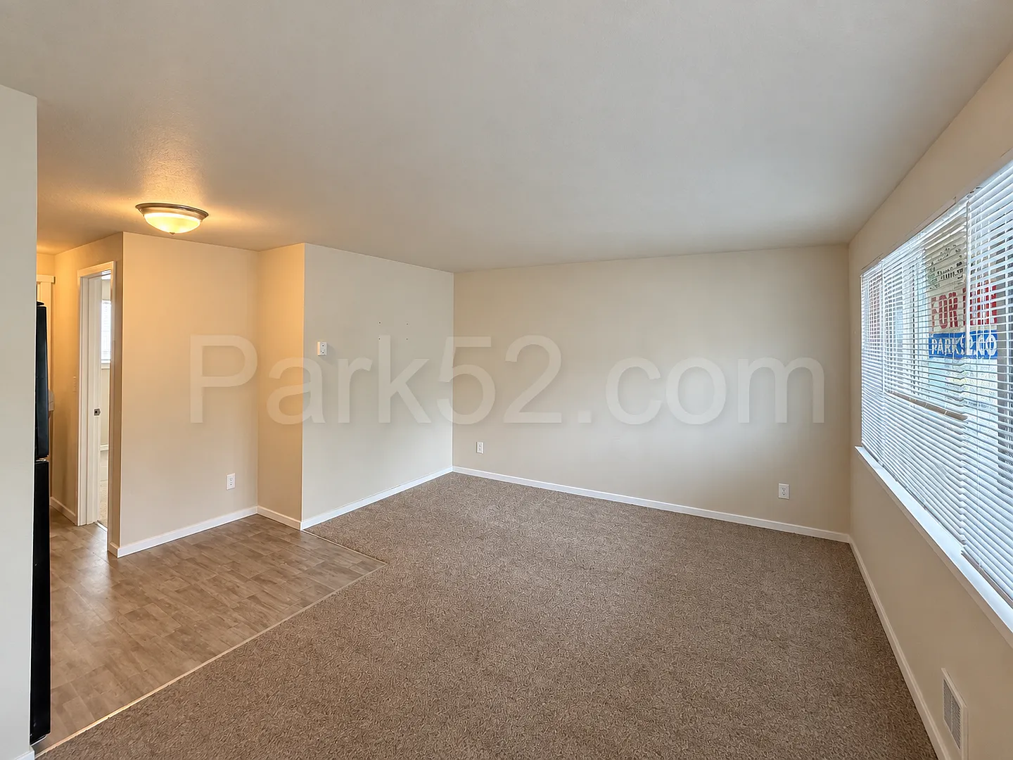2nd Floor 1 Bedroom Apartment with Reserved Parking Spot — Photo 3