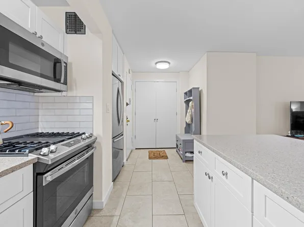 245 East 24th Street image 7 of 19