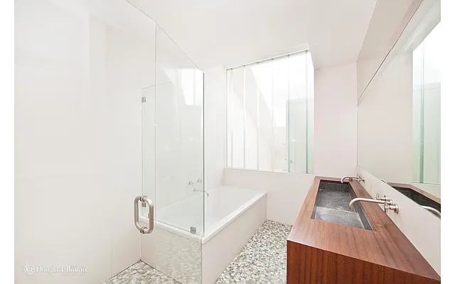 Rented by Douglas Elliman | media 21