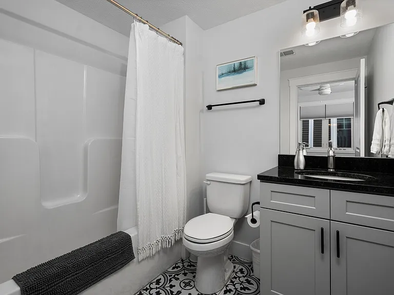 922 E Front St #201 — Photo 23