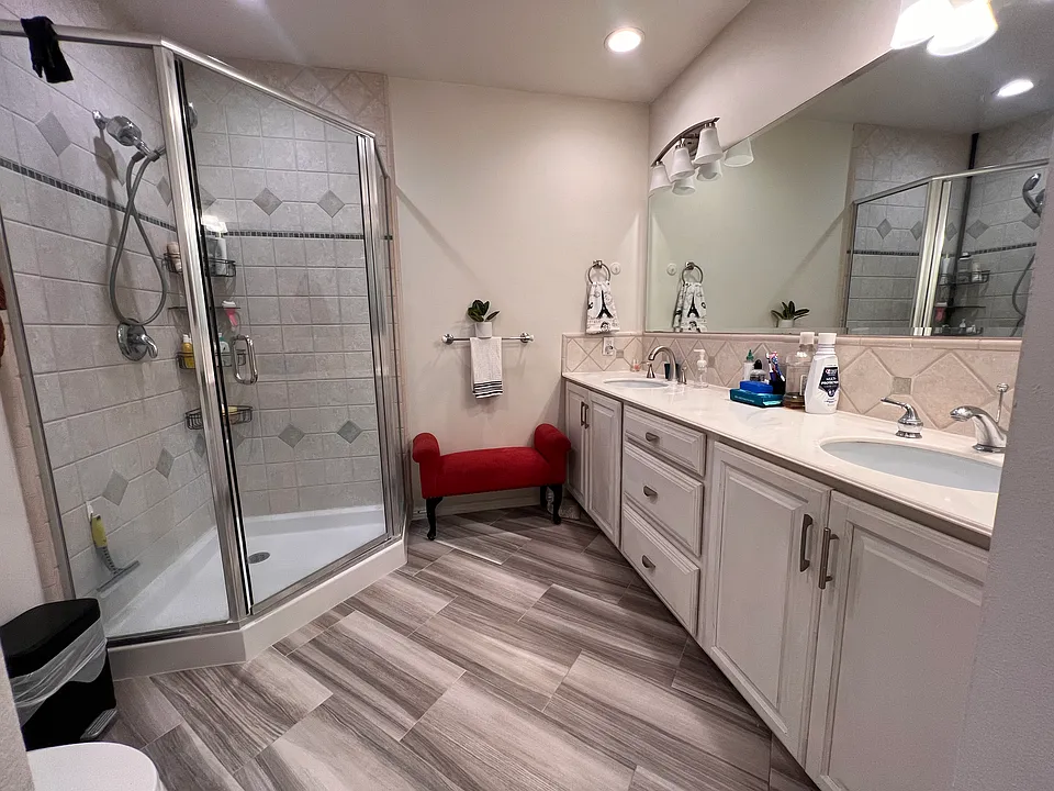 2270 La Costa Ave