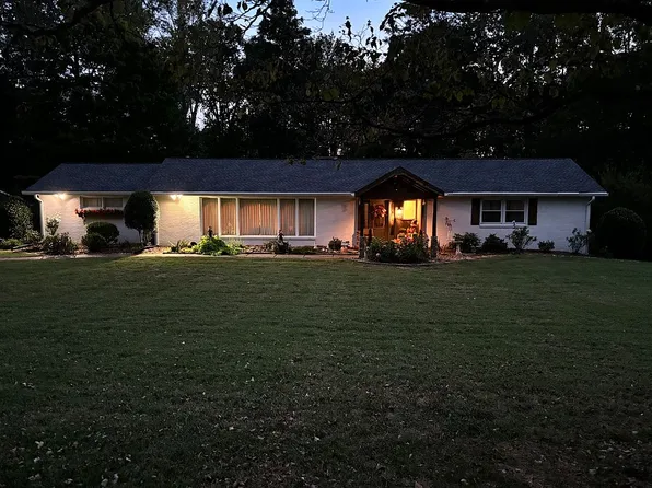 2310 Dogwood Ln, Clarksville, TN 37043