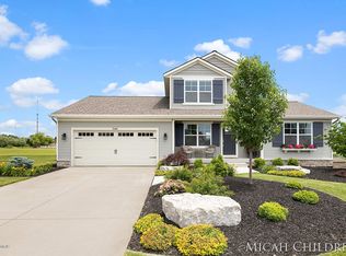 2460 Wild Glow Dr, Zeeland, MI 49464