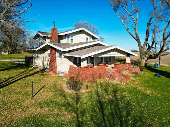 11551 SW Davis Rd, Clarksdale, MO 64430