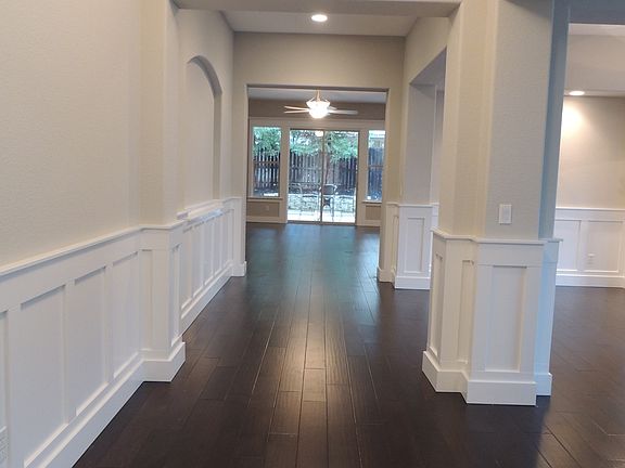 3rd image of 2919 Camero Dr