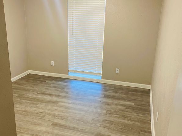 442 S Saint Augustine Rd #1026, Dallas, TX 75217