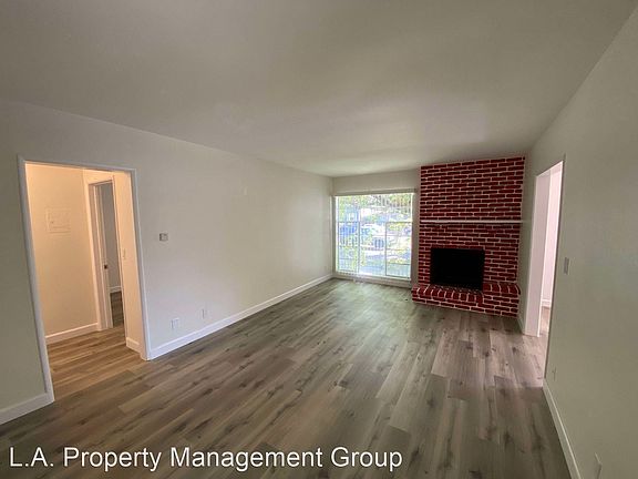 4th image of 237 N Hollywood Way Unit A