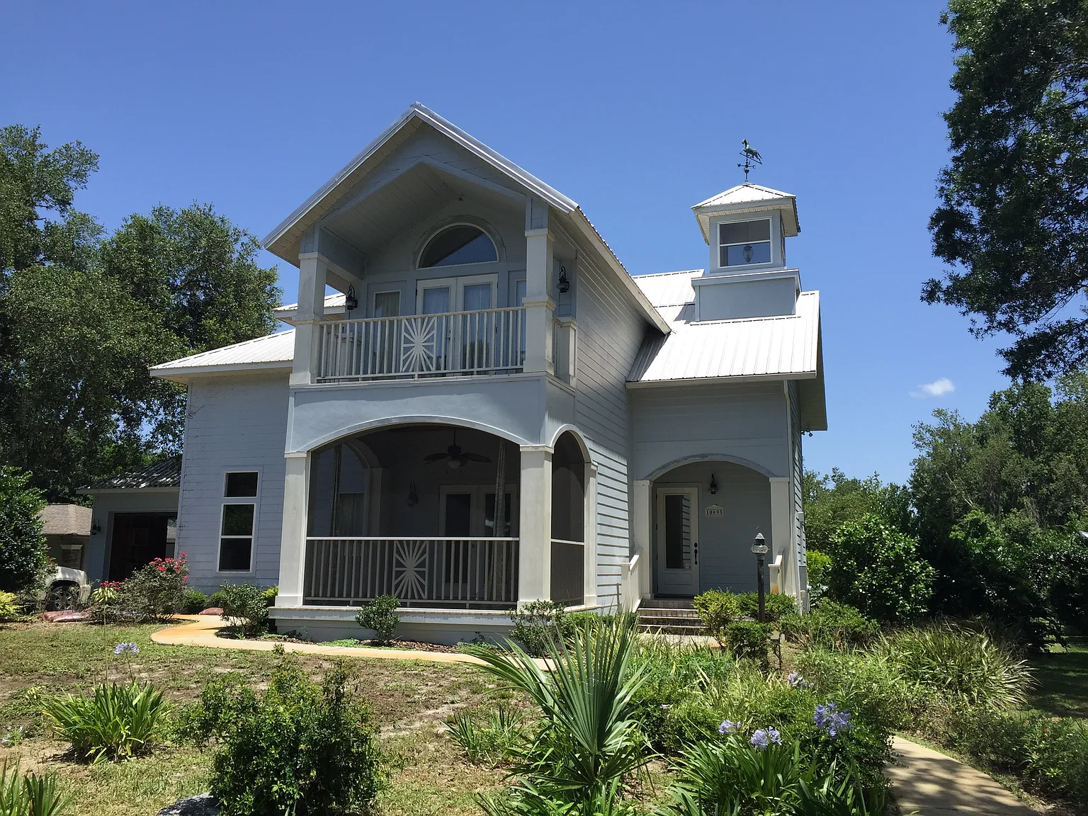 3 bed, 1983 sqft, $3,100 — Photo 2