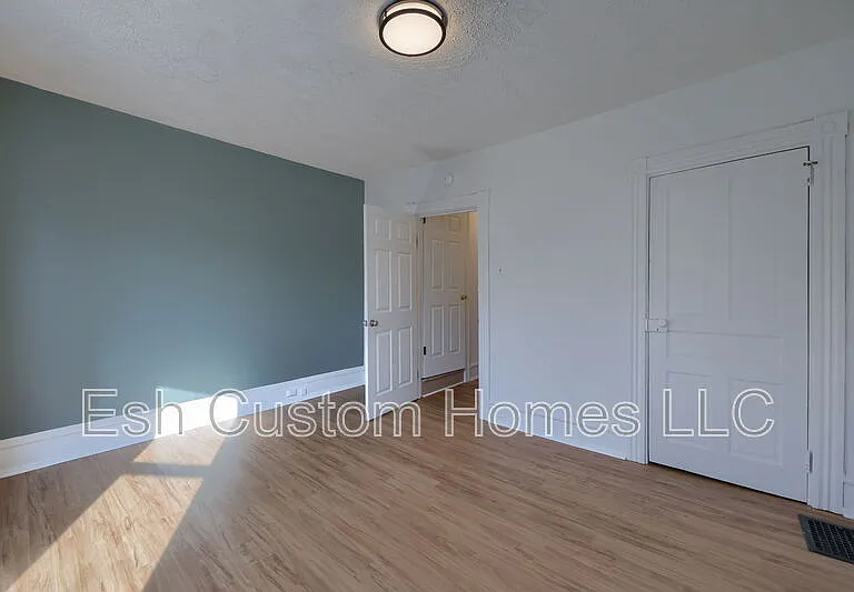 227 S Ann St — Photo 27