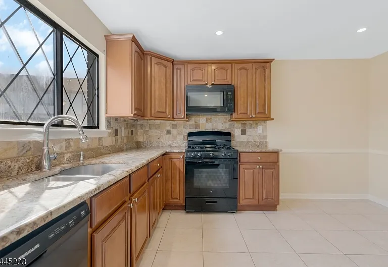 182 Wildflower Ln — Photo 12