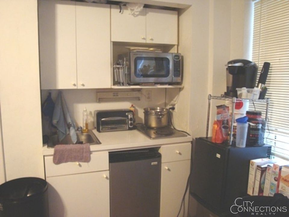 1st image of 45 Tudor City Pl APT 609