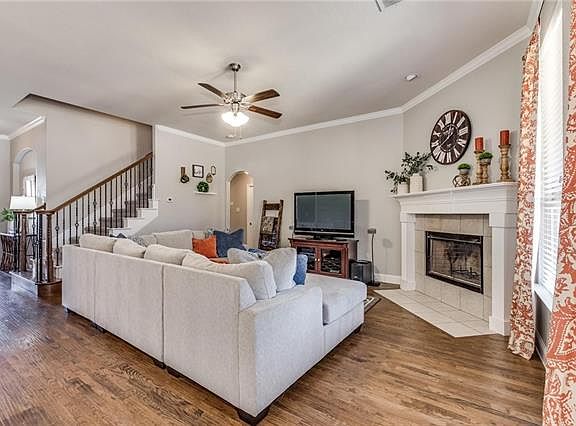 3rd image of 324 River Meadows Ln