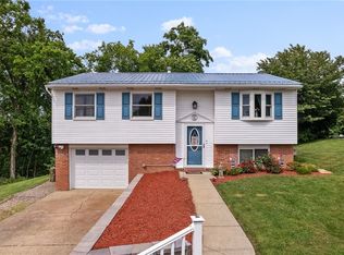 222 Win Ridge Dr, Coraopolis, PA 15108