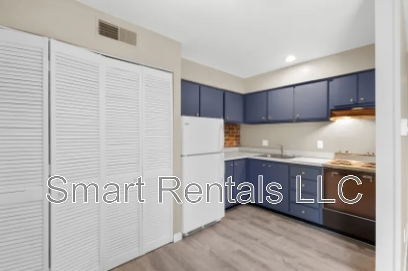 Studio, 1.0 bath, $699 — Photo 3