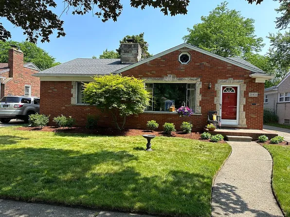 21431 Prestwick Ave, Harper Woods, MI 48225