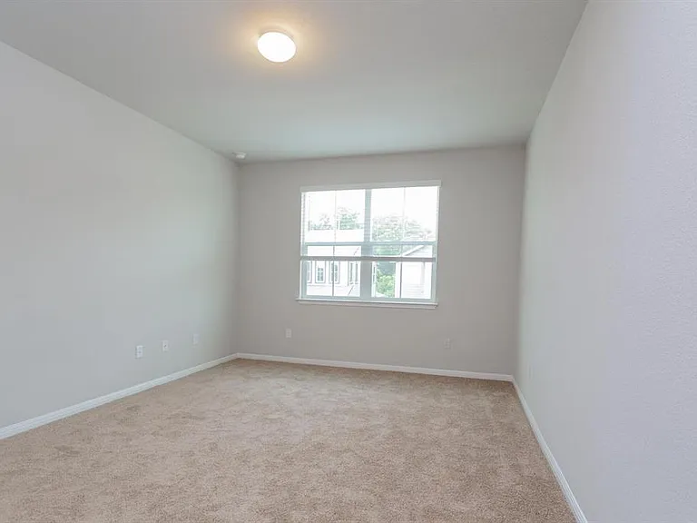 14614 Frankel Loop — Photo 9