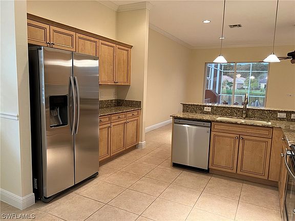 5th image of 15336 Yellow Wood Dr