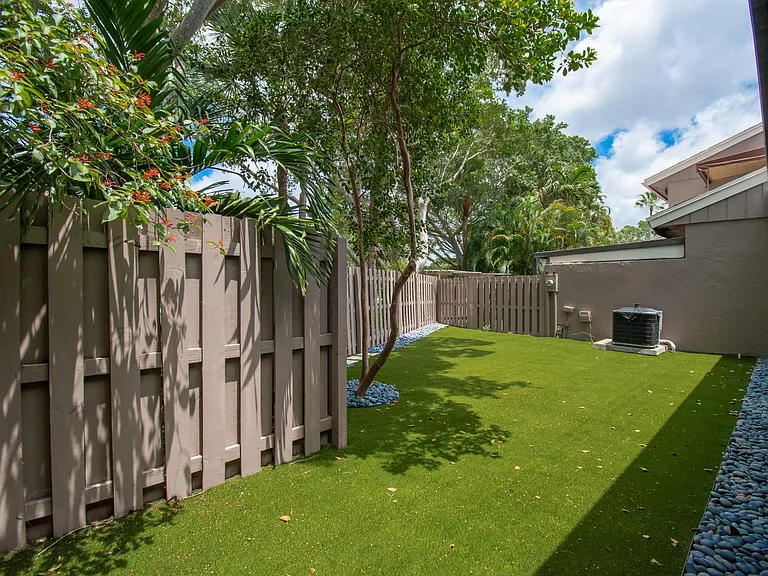 6602 Thornhill Ct — Photo 23
