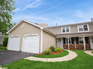 1956 Georgetown Ln, Hoffman Estates, IL 60169