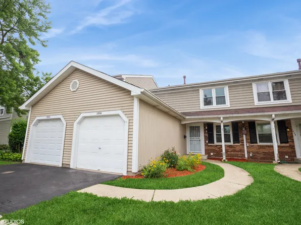 1956 Georgetown Ln, Hoffman Estates, IL 60169