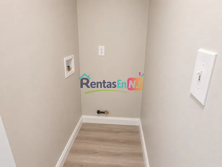 27-29 N Munn Ave #2B — Photo 3