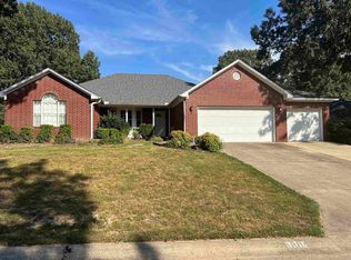 1804 Dove Dr, Benton, AR 72015